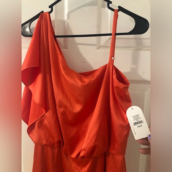 Jessica Simpsons  Dress One shoulder strap, with slip bottom underneath - Picture 4 of 4